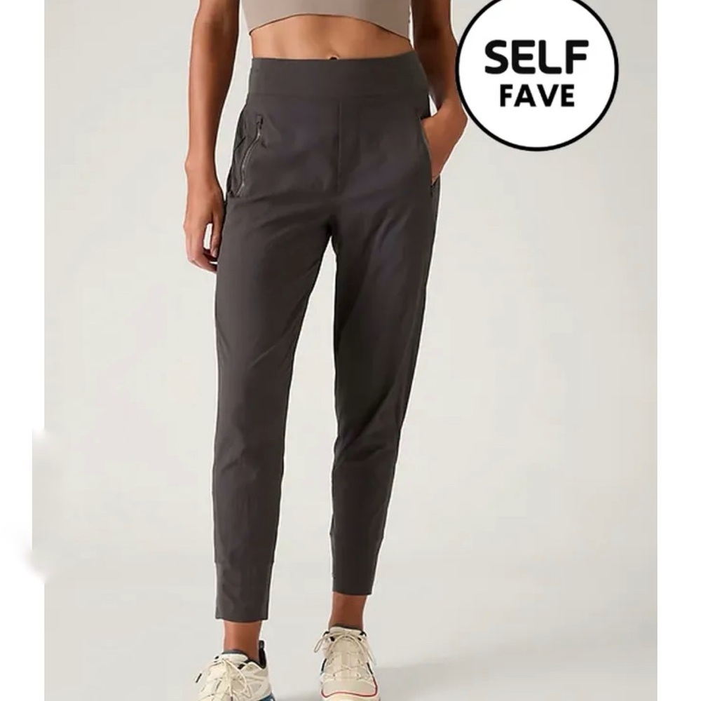 Athleta Trekkie North Pants – Size 2 – Gray – Excellent Condition